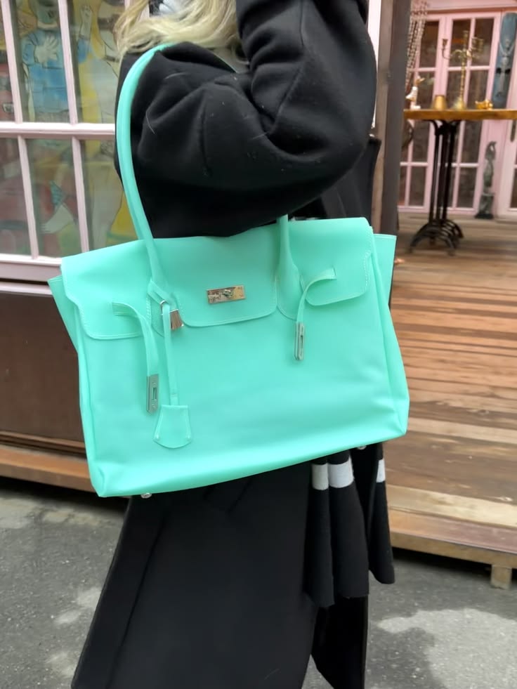 CYAN